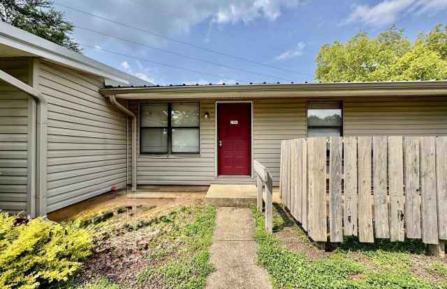 1700 GREENBRIER DEAR ROAD Gallery 4