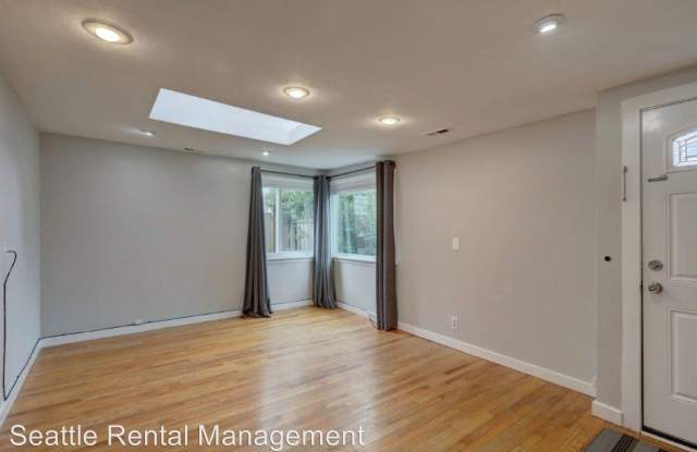 9246 22nd Ave SW Gallery 3