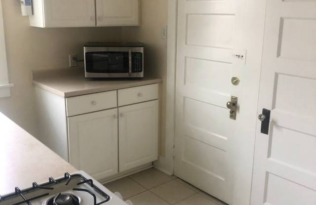 2607 N. Franklin Street Apartment 2 Gallery 4