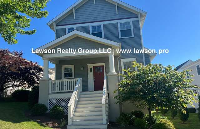 Upscale Three Bedroom in Colonial Green with Garage photos photos