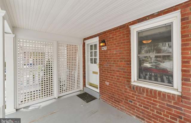 2609 FARMINGTON Drive Gallery 3