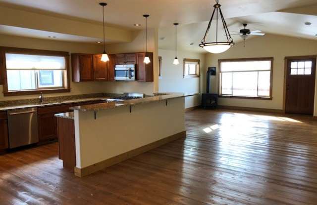 Comfortable Living in the Heart of Valley West - 420 Forbes Avenue, Bozeman, MT 59718