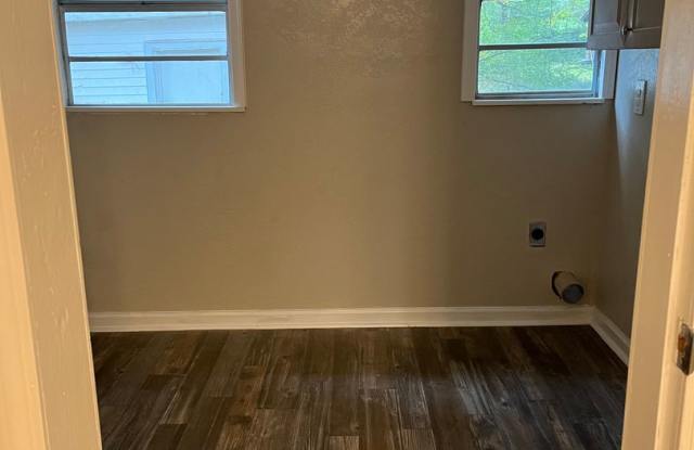 2 Bedroom 1 Bath Gallery 4