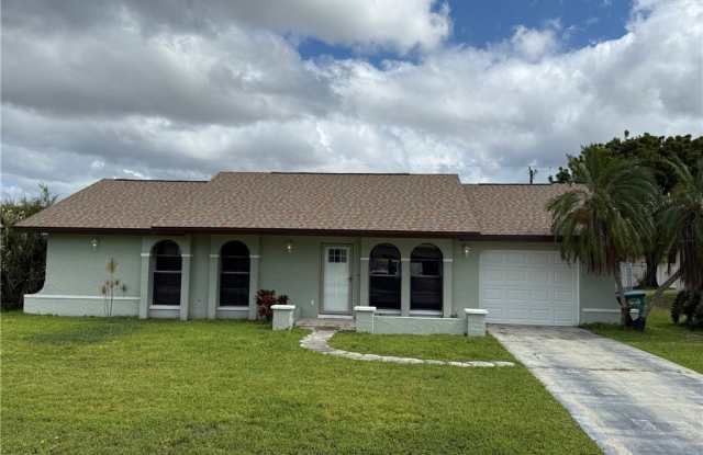 2935 SW 1st Place Gallery 1