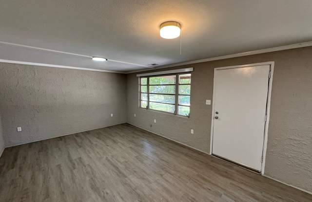 3 Bedroom 1 Bath House - Griffin Gallery 3