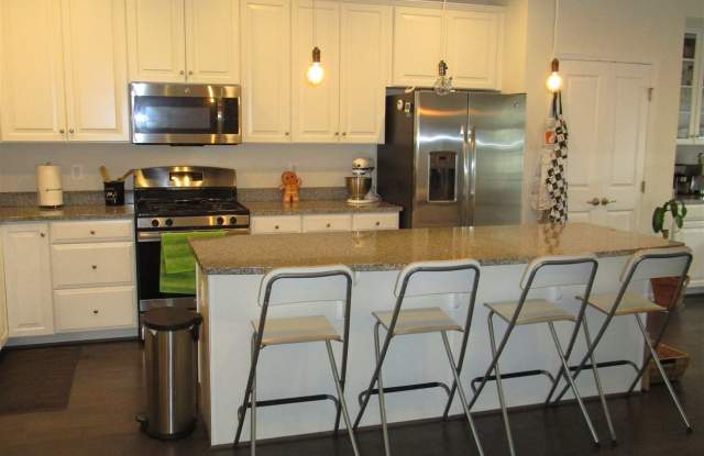 5302 Smiths Cove Ln Gallery 3
