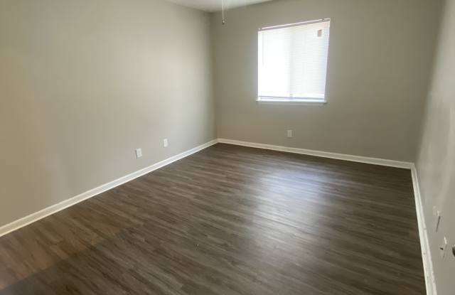 843 Applewood Lane - 1 Gallery 4