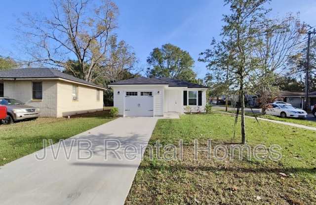 837 Baker Ave photos photos