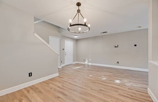 1316 Hunter Lane Gallery 4