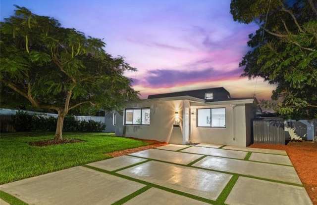 1561 SW 23rd Ave - 1561 Southwest 23rd Avenue, Fort Lauderdale, FL 33312