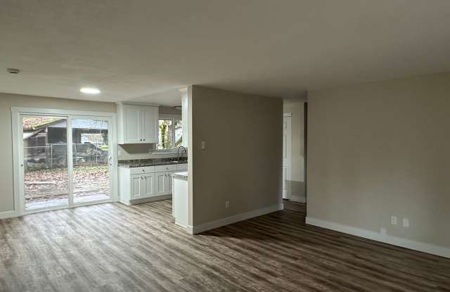 Updated Spacious t3 Bed, 1 Bath Home! photos photos