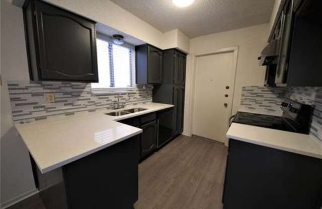 3206 Spaniel Drive Gallery 2
