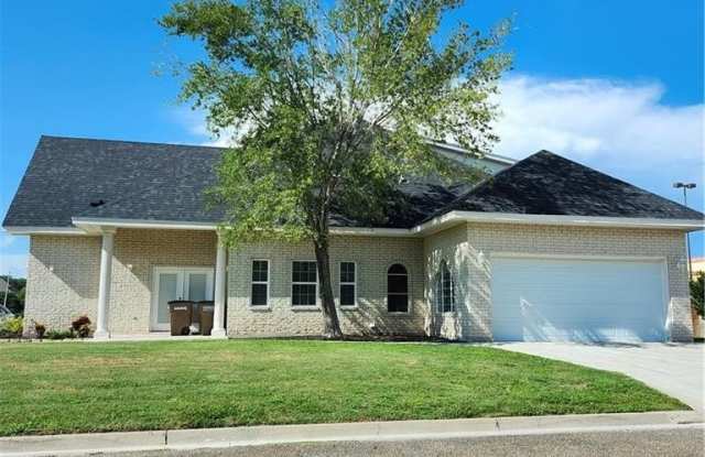 2914 Chateau Street photos photos