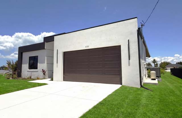 4331 Northwest 31st Terraceclientes@realtymiamigroup.com Gallery 3