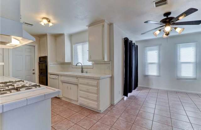 11891 Rexford Road Gallery 4