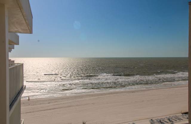 ** 2/2 ON THE BEACH CONDO WITH SPECTACULAR VIEWS ** SEASONAL ** THE MOORINGS ** GULF SHORE BLVD NORTH ** NAPLES CONTINENTAL CLUB ** photos photos