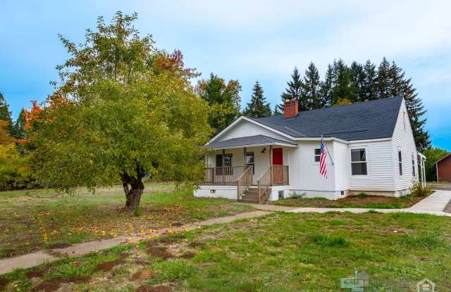 Beautifully Renovated furnished 3-Bedroom Home with Bonus Room and Two Decks! OPEN HOUSE 3/16 11-2 photos photos