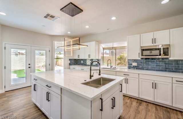 290 Francisco Street photos photos