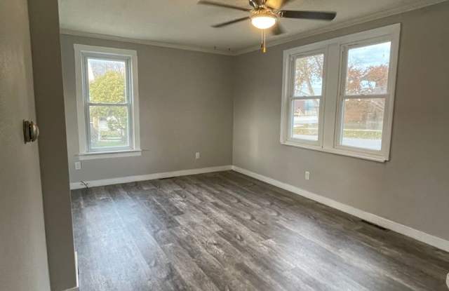 2 bd 1 ba house for rent in Hudson, IA photos photos