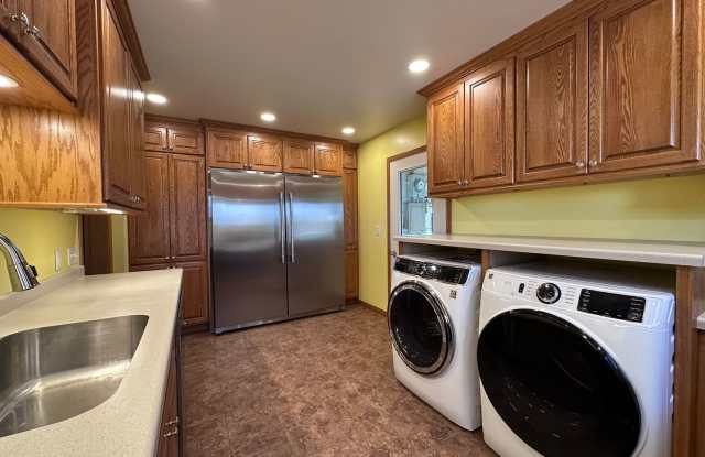 Single Family Home W/Fenced In Yard Available Now! photos photos Single Family Home W/Fenced In Yard Available Now! photos photos
