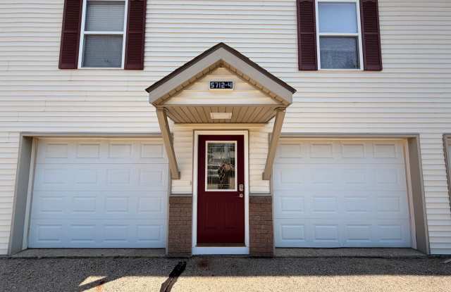 Hudsonville Townhome with laundry photos photos
