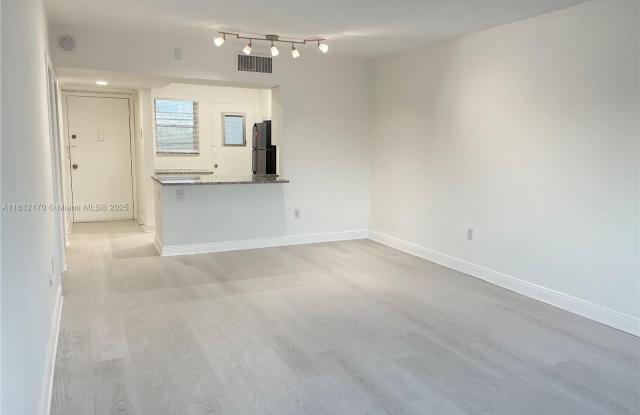 2810 NE 201st Ter photos photos