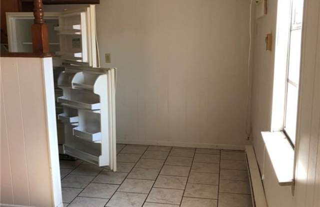 2904 Lake Road Gallery 3