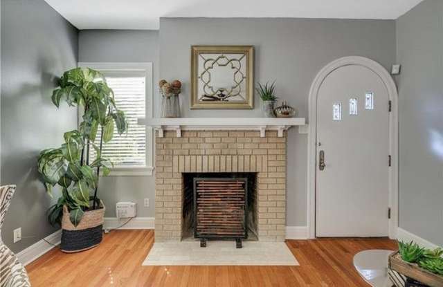 2800 French Place Gallery 2