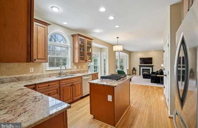 11218 Stonebrook Dr Gallery 3