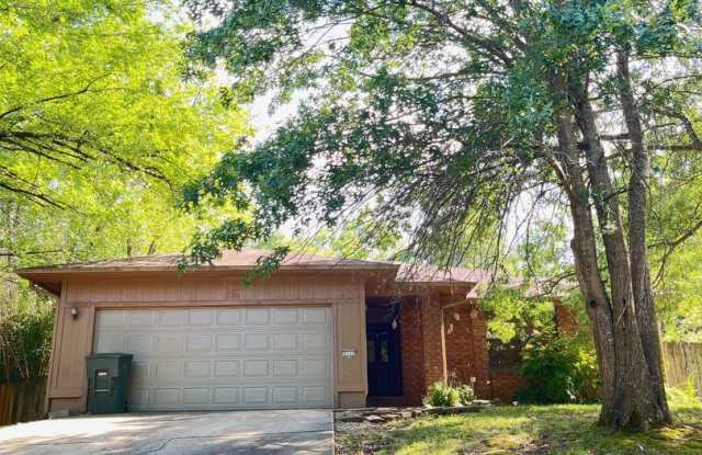 3 bedroom 2 bath home, large lot, close to grocery, garage, fireplace photos photos