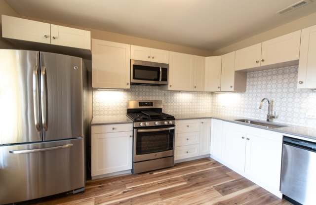1821 West Farragut Avenue, Apt 2 Gallery 2