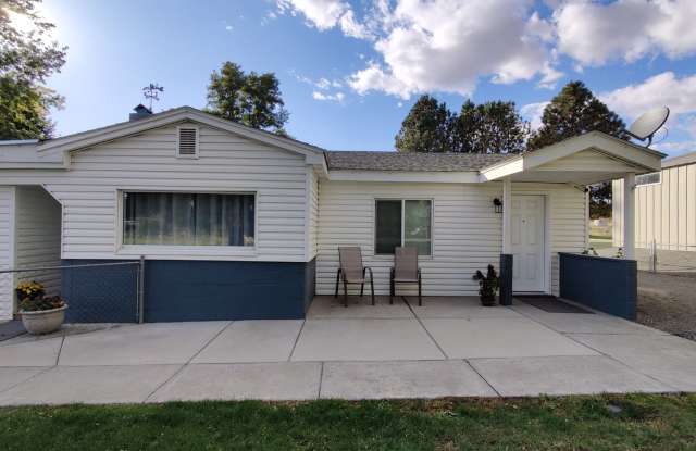 Remodeled Rambler in Country Style Living photos photos