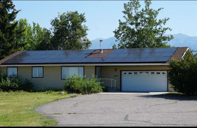 Spacious Country Property On 5 Acres with Bridger Mountain Views - 6600 Springhill Road, Gallatin County, MT 59714