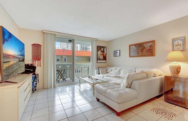 3113 S Ocean Dr photos photos