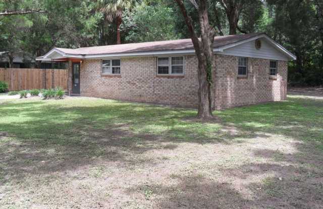 217 SW TULIP PLACE Gallery 2