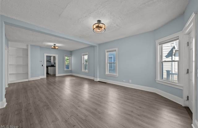 1424 Starkweather Avenue Gallery 4
