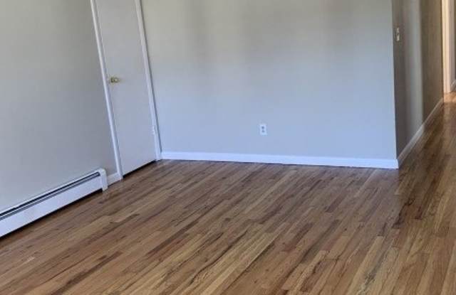 240 N 10Th St Gallery 1
