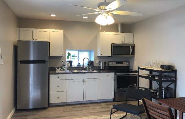 NEWLY REMODELED 1 BED 1 BATH Coming Soon!! photos photos