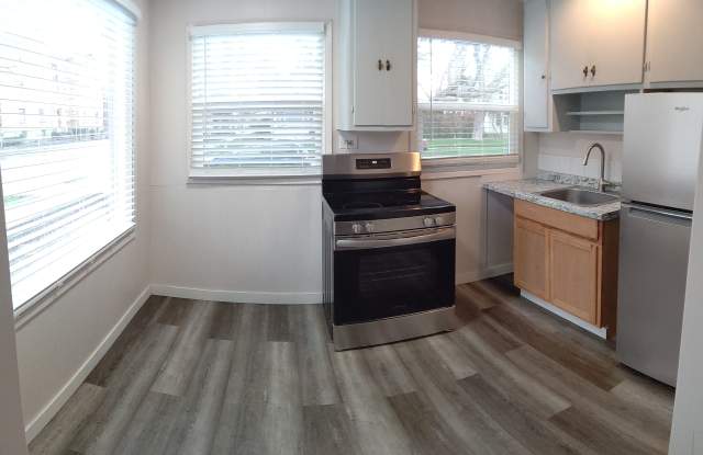 1927 W 2nd Ave photos photos