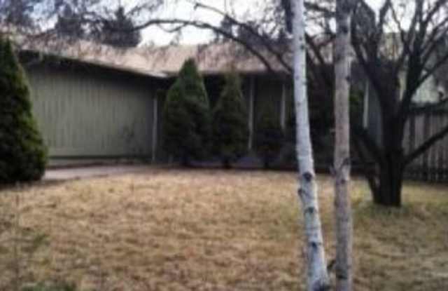 3 bed 2 bath home located in Northeast Bend, close to parks, trails, and shopping - 1151 Northeast Viking Court, Bend, OR 97701