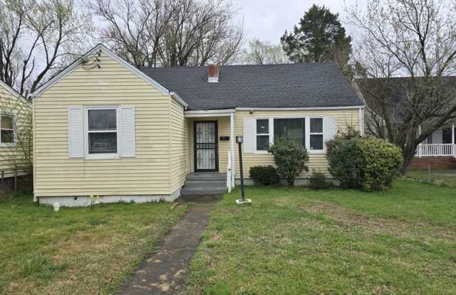 2212 Ferndale Ave photos photos