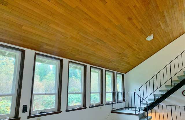 Country living - 21104 262nd Avenue Southeast, Hobart, WA 98038