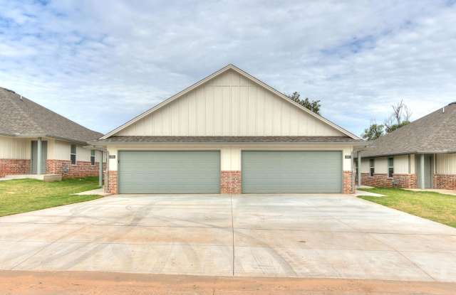 3 Bedroom 2 Bathroom Duplex in the Heart of Bethany!!! photos photos