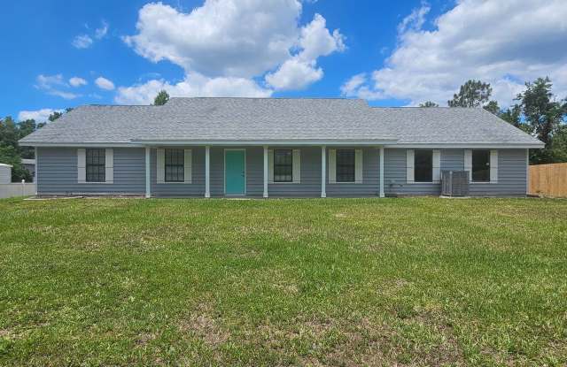 Charming 3-Bedroom Home in Deland – Water and Lawncare Included! photos photos
