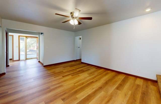 Beautiful Home in Established Neighborhood Gallery 4