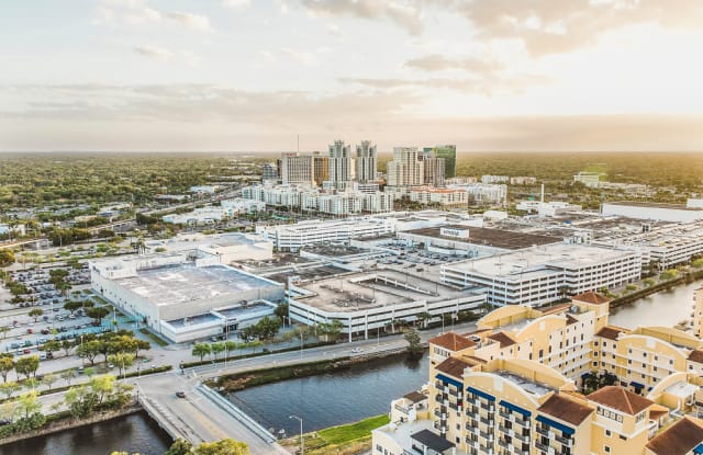 The Palmer Dadeland Gallery 3