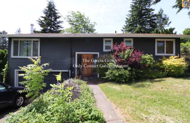 Light and Bright SW PDX home! - 7621 Southwest 25th Avenue, Portland, OR 97219