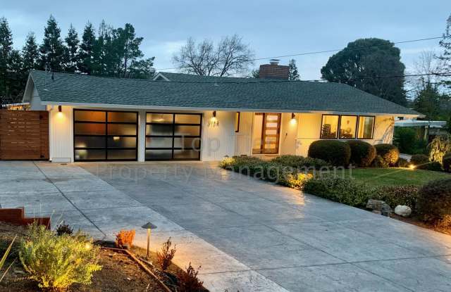Beautiful, Private, Bright, Remodeled 3 Bd/2.5, 1886 (includes 120sf detached office) Ba Single-Family House on very large Lot in Lafayette Available for Lease November 29th! photos photos