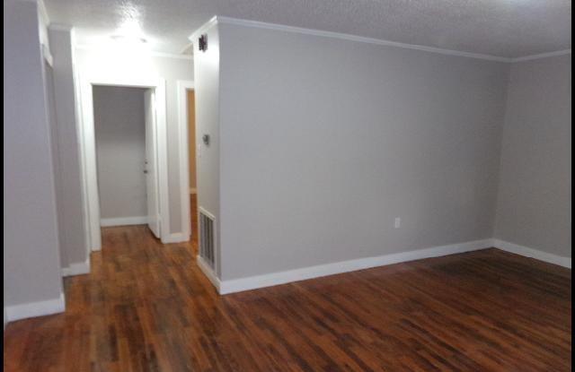 707 Sunset Gallery 3