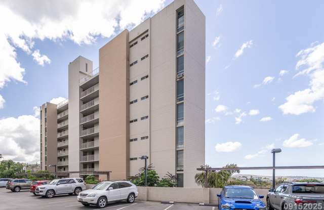 Remodeled 2BR/2BA/2 Covered Parking stalls in Colonnade on the Greens - 98-719 Iho Place, Waimalu, HI 96701